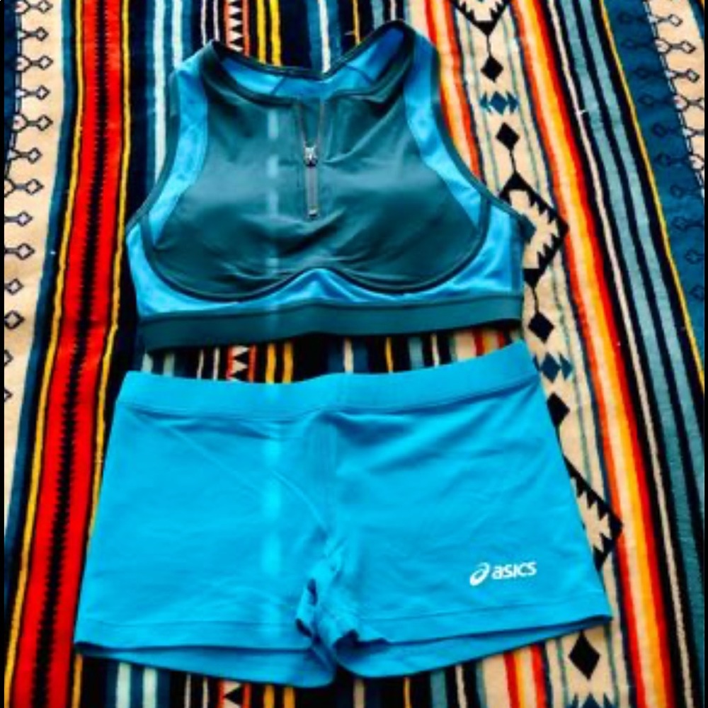 You can either buy this set together or separate! Let me know what you prefer :)